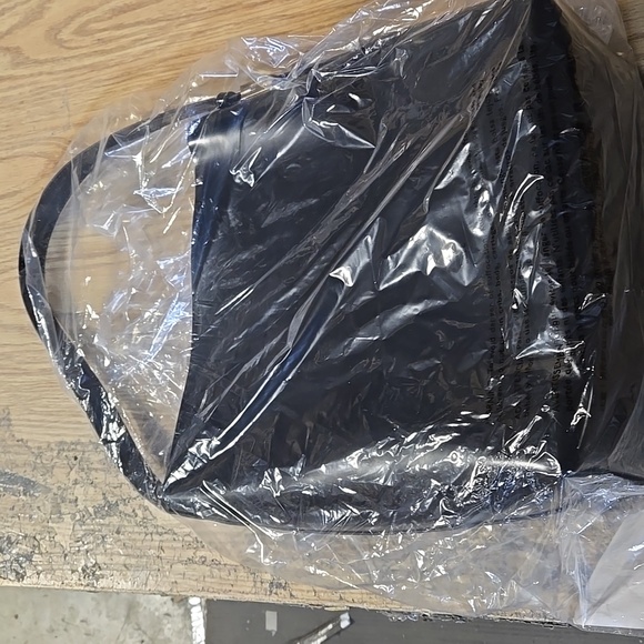 NWT Edie Bucket Bag in Black Italian Leather - Picture 4 of 4